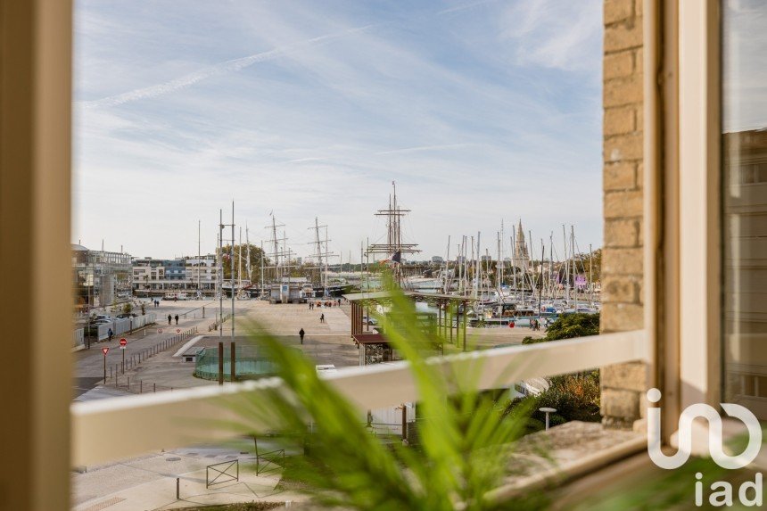 Apartment 3 rooms of 91 m² in La Rochelle (17000)