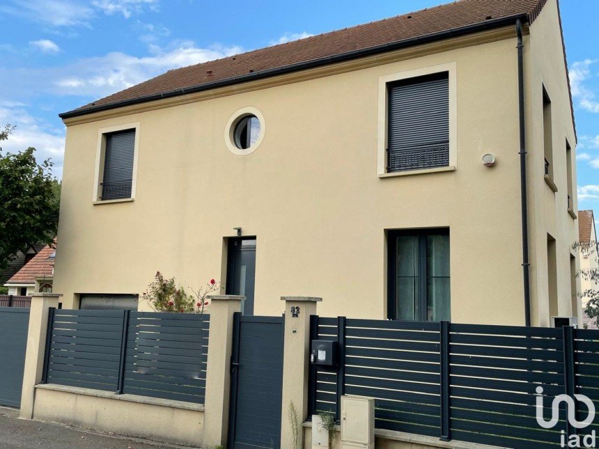 Maison 7 pièces de 150 m² à Neuville-sur-Oise (95000)