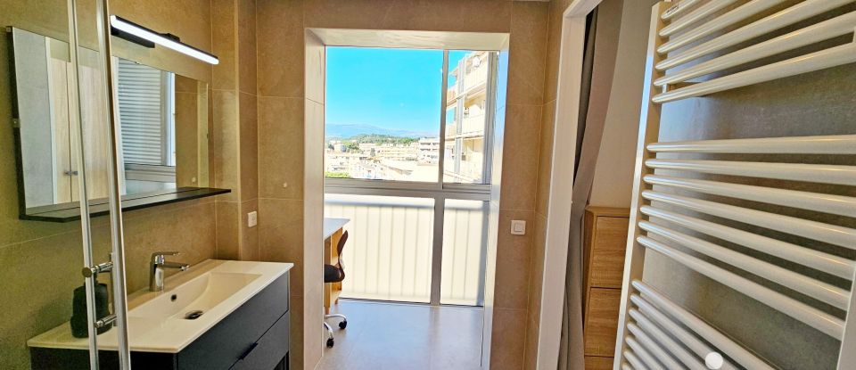 Appartement 3 pièces de 54 m² à Cannes (06150)