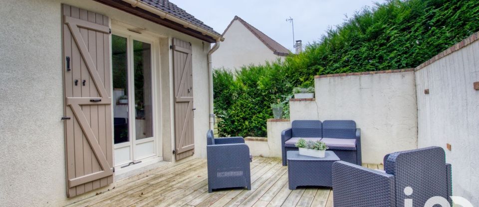 Maison traditionnelle 4 pièces de 93 m² à Juziers (78820)