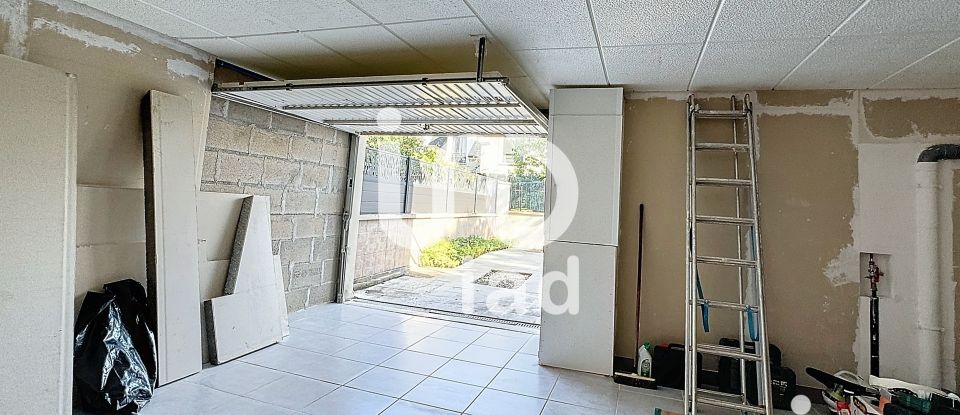 Maison traditionnelle 4 pièces de 90 m² à Corbeil-Essonnes (91100)