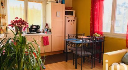 Appartement 3 pièces de 46 m² à Montreuil (93100)