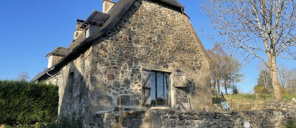 Maison 5 pièces de 110 m² à Saint-Cernin (15310)