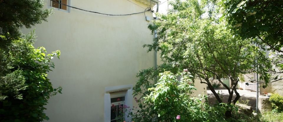 Village house 4 rooms of 93 m² in Villedieu (84110)