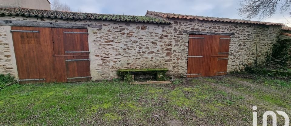 Country house 10 rooms of 275 m² in Le Loroux-Bottereau (44430)