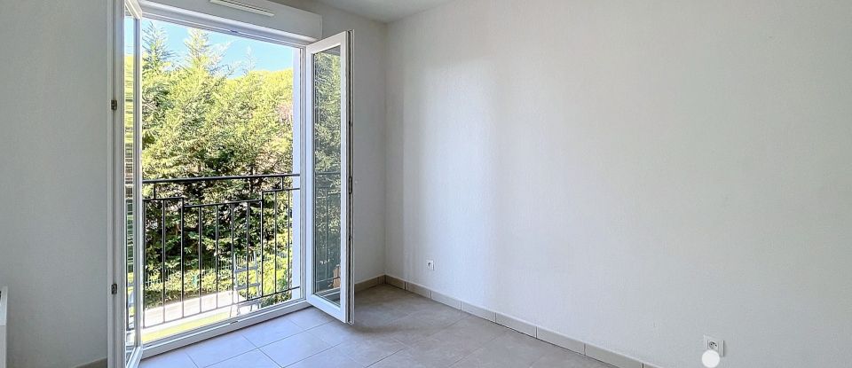 Appartement 3 pièces de 67 m² à Bagnols-en-Forêt (83600)