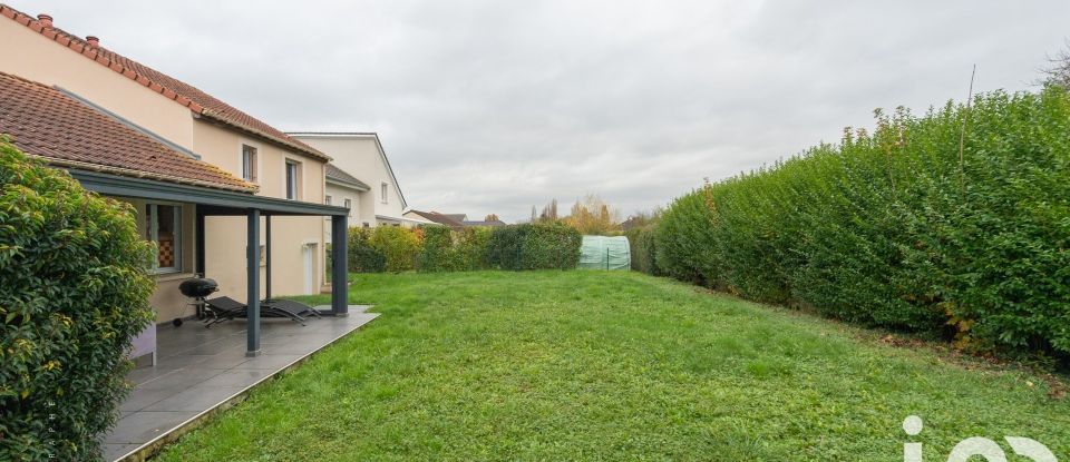 House 5 rooms of 90 m² in Boulay-Moselle (57220)