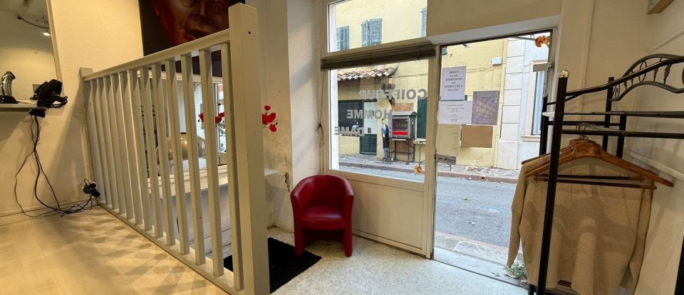 Business premises of 25 m² in La Garde-Freinet (83680)