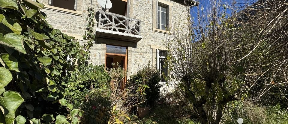 Maison traditionnelle 7 pièces de 142 m² à Niaux (09400)