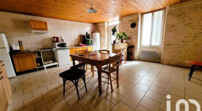 House 4 rooms of 110 m² in Saint-Ciers-sur-Gironde (33820)