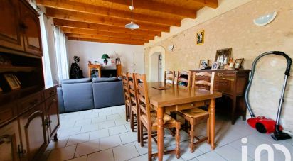 House 4 rooms of 110 m² in Saint-Ciers-sur-Gironde (33820)