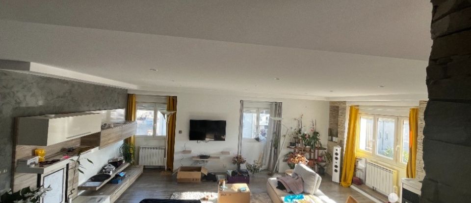 Duplex 4 rooms of 133 m² in Oyonnax (01100)