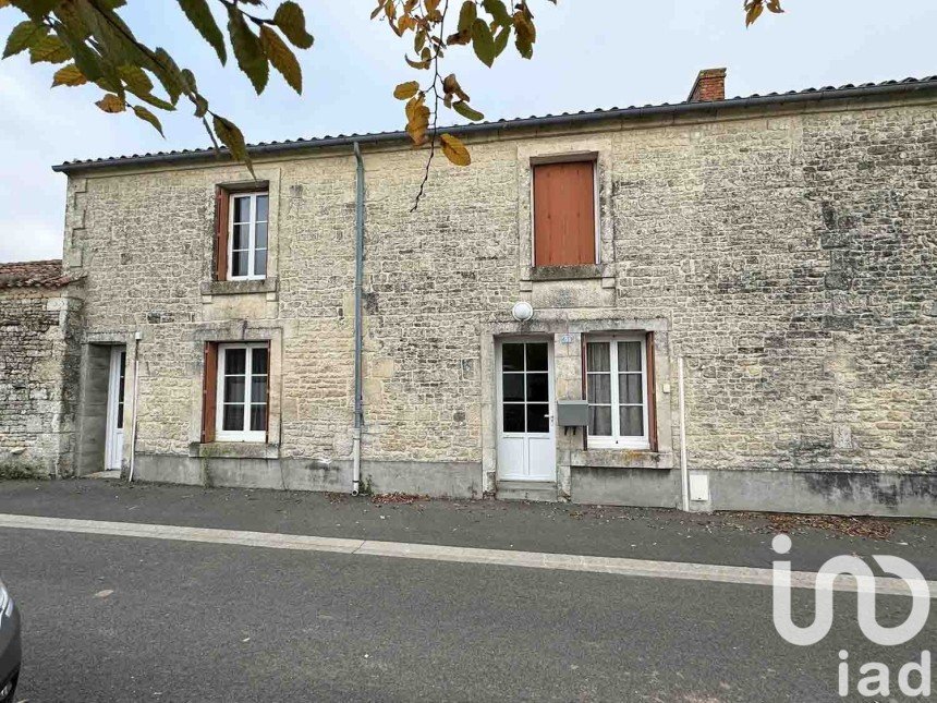 Maison de ville 4 pièces de 155 m² à Saint-Martin-de-Fraigneau (85200)