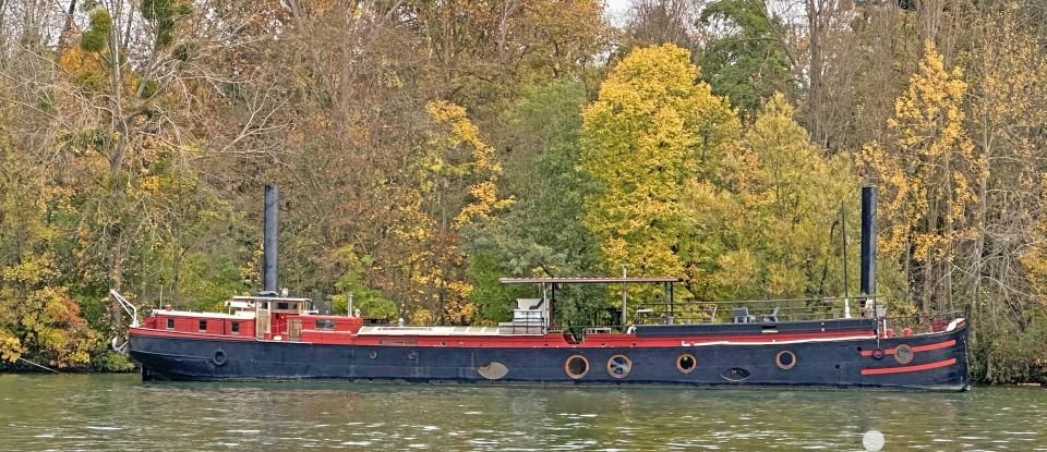 Péniche 7 pièces de 198 m² à Paris (75016)