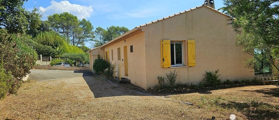 Traditional house 5 rooms of 90 m² in Roquebrune-sur-Argens (83520)