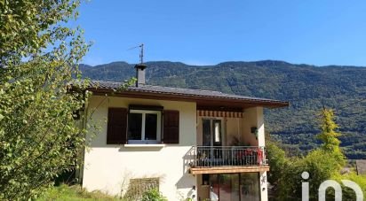 Maison traditionnelle 5 pièces de 103 m² à Saint-Rémy-de-Maurienne (73660)