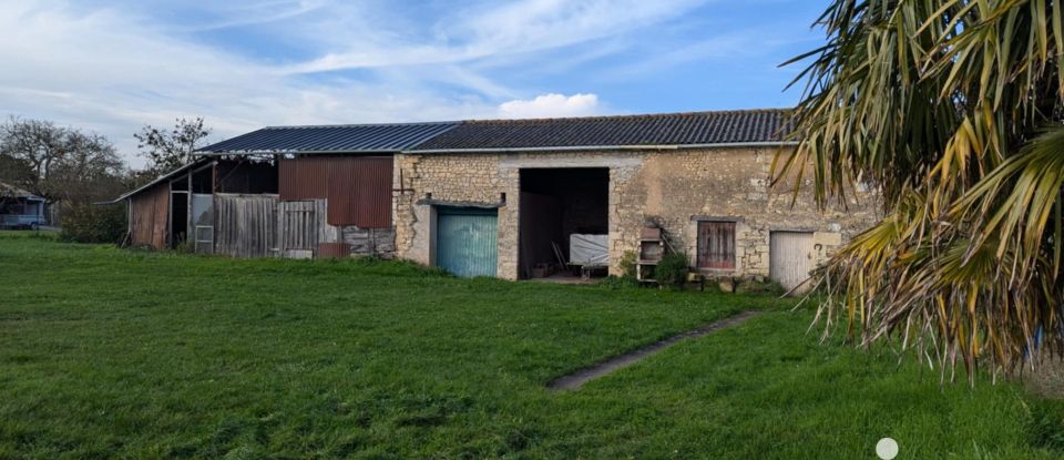 Maison de campagne 5 pièces de 124 m² à Saint-Léger-de-Montbrun (79100)