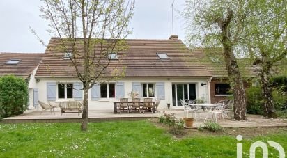 Maison 10 pièces de 215 m² à Vieux-Moulin (60350)