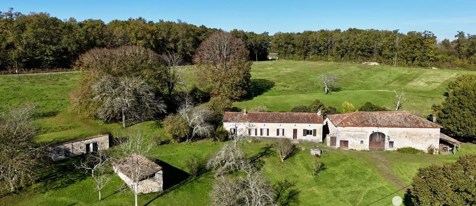 Maison 5 pièces de 110 m² à Bessac (16250)