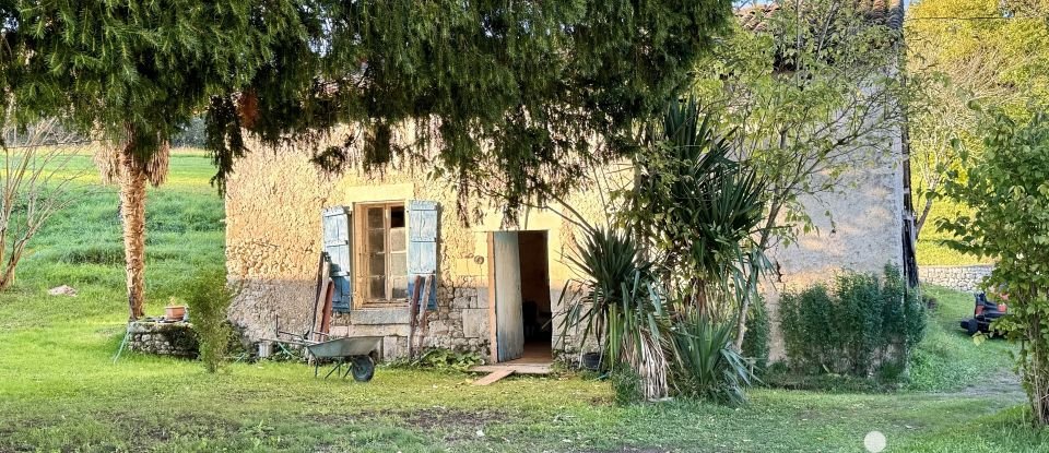 Maison 5 pièces de 110 m² à Bessac (16250)