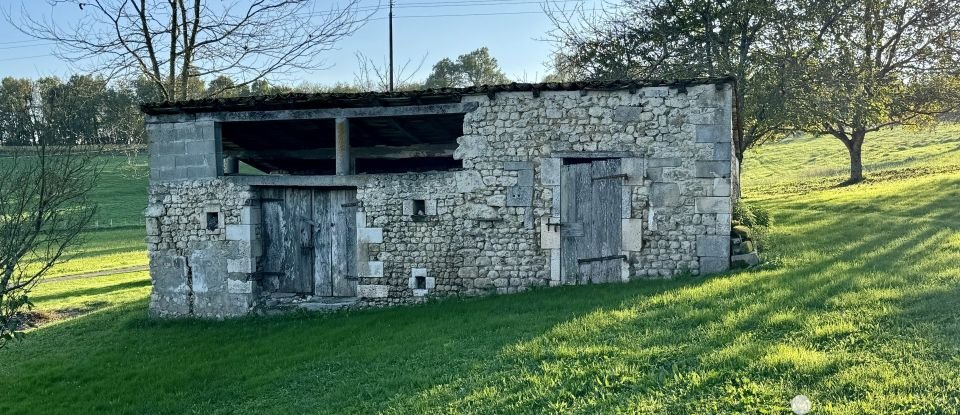 Maison 5 pièces de 110 m² à Bessac (16250)