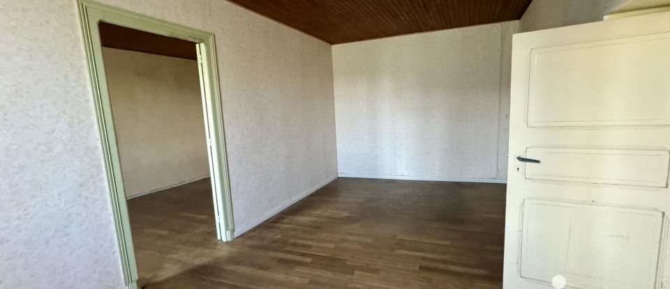 Maison 5 pièces de 110 m² à Bessac (16250)