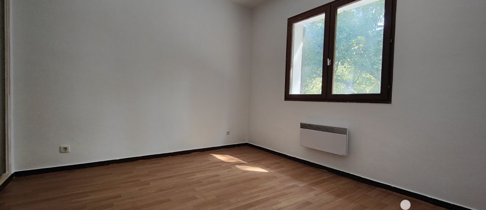 Maison 8 pièces de 215 m² à Targon (33760)