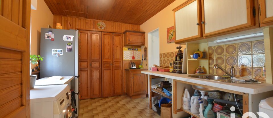 Traditional house 5 rooms of 100 m² in Montredon-des-Corbières (11100)