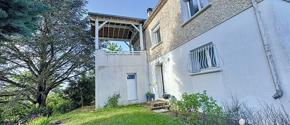 Maison traditionnelle 5 pièces de 98 m² à Saint-Cyr-sur-le-Rhône (69560)