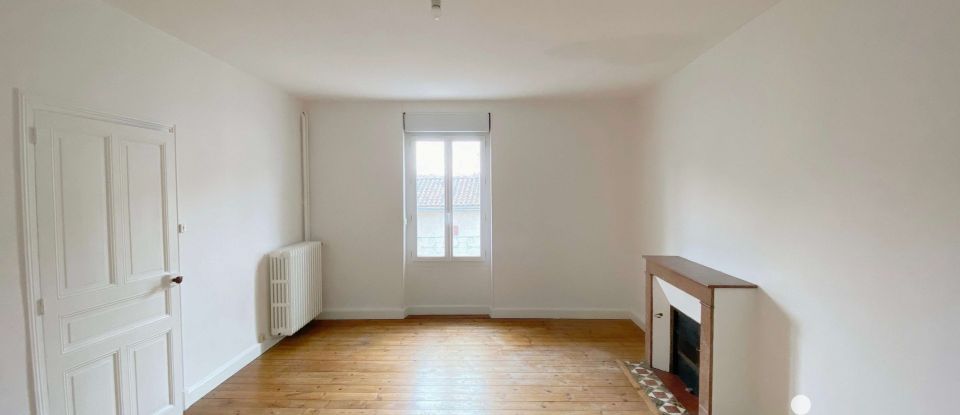 Maison 6 pièces de 127 m² à Availles-Limouzine (86460)