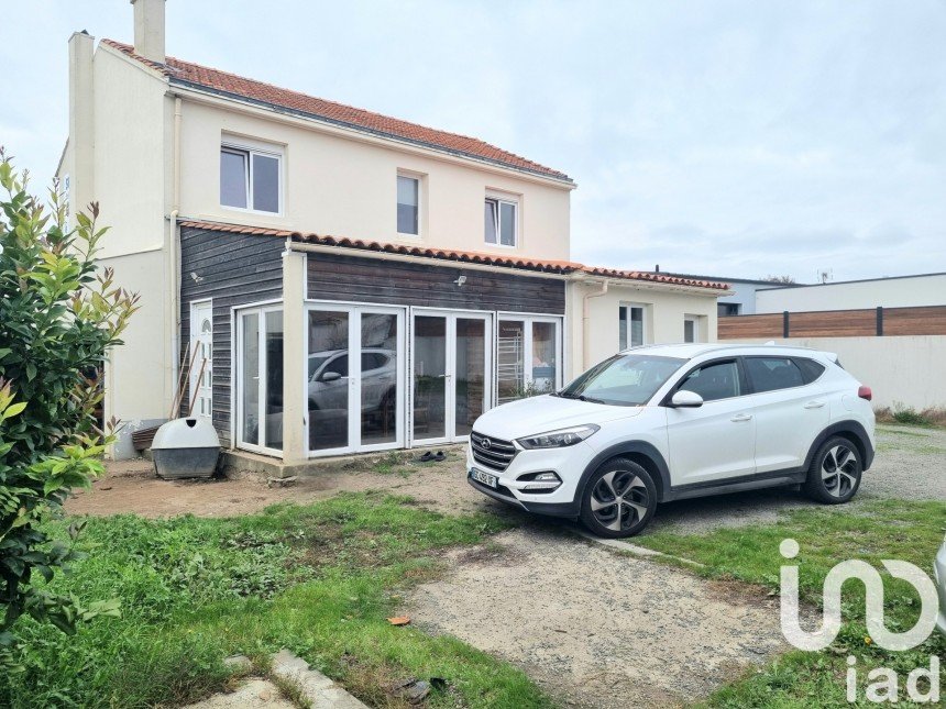 Maison traditionnelle 7 pièces de 119 m² à Dompierre-sur-Yon (85170)