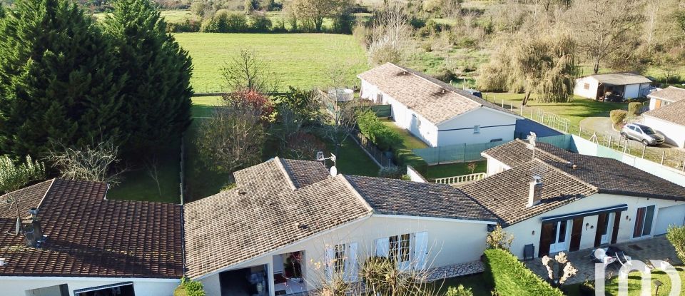 House 4 rooms of 76 m² in Saint-Christoly-de-Blaye (33920)