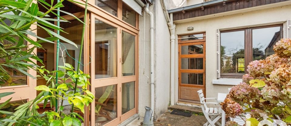 Maison traditionnelle 9 pièces de 150 m² à Nantes (44100)