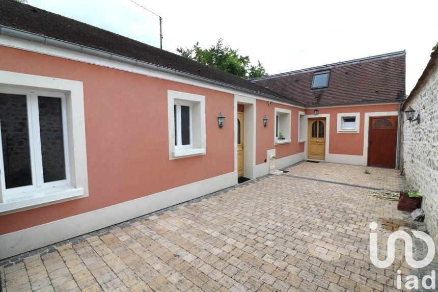 Traditional house 6 rooms of 154 m² in Thomery (77810)