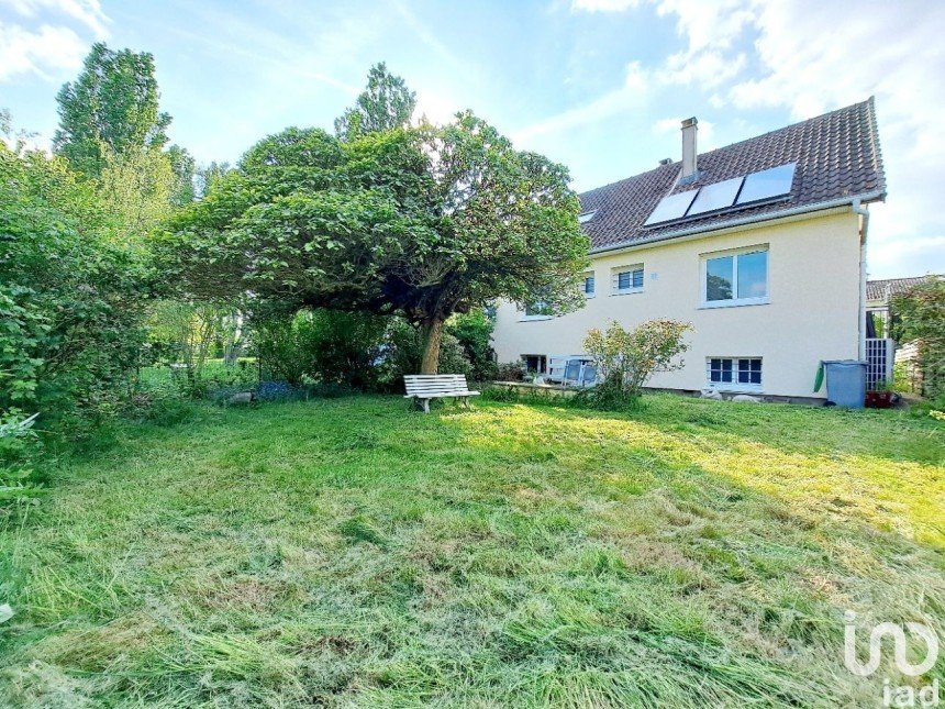 House 6 rooms of 128 m² in Saint-Mard (77230)