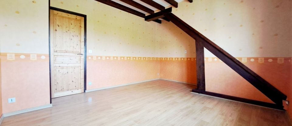 House 6 rooms of 128 m² in Saint-Mard (77230)