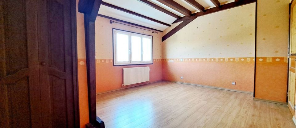 House 6 rooms of 128 m² in Saint-Mard (77230)