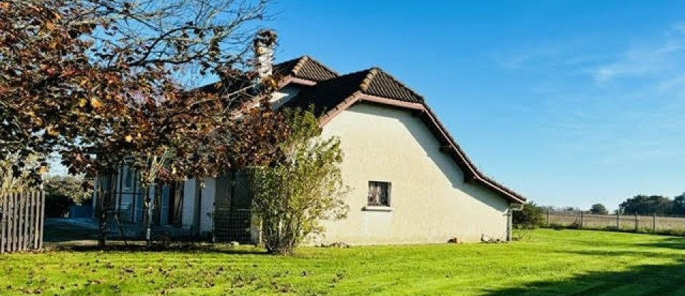 Traditional house 4 rooms of 83 m² in Vignes (64410)