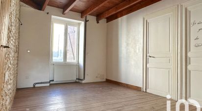 House 3 rooms of 85 m² in Vars (16330)