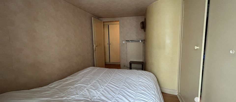 Appartement 3 pièces de 82 m² à Paris (75010)