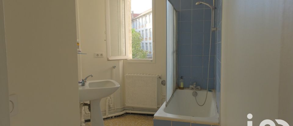 Appartement 3 pièces de 55 m² à Paris (75014)