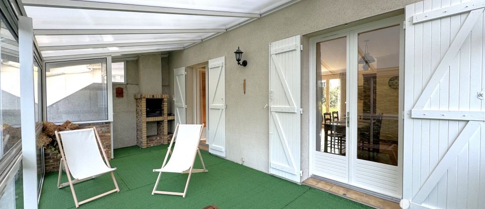 Traditional house 7 rooms of 145 m² in La Celle-Saint-Cloud (78170)