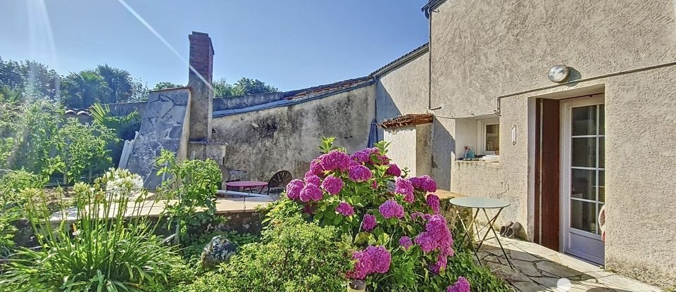 Maison 5 pièces de 161 m² à Saint-Laurent-de-la-Prée (17450)