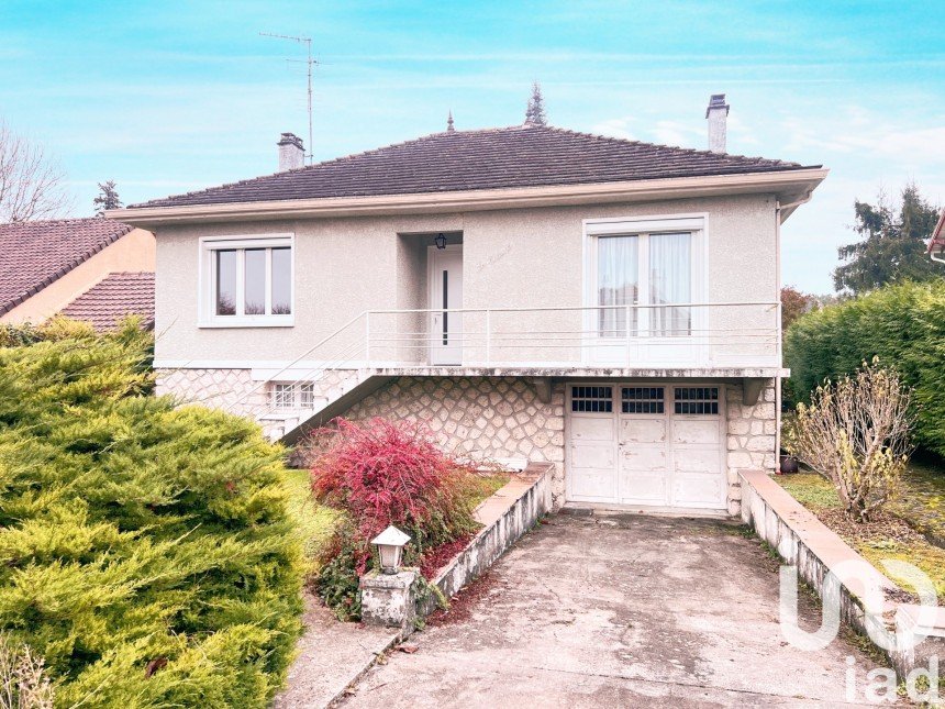 Maison traditionnelle 3 pièces de 77 m² à Moret Loing et Orvanne (77250)