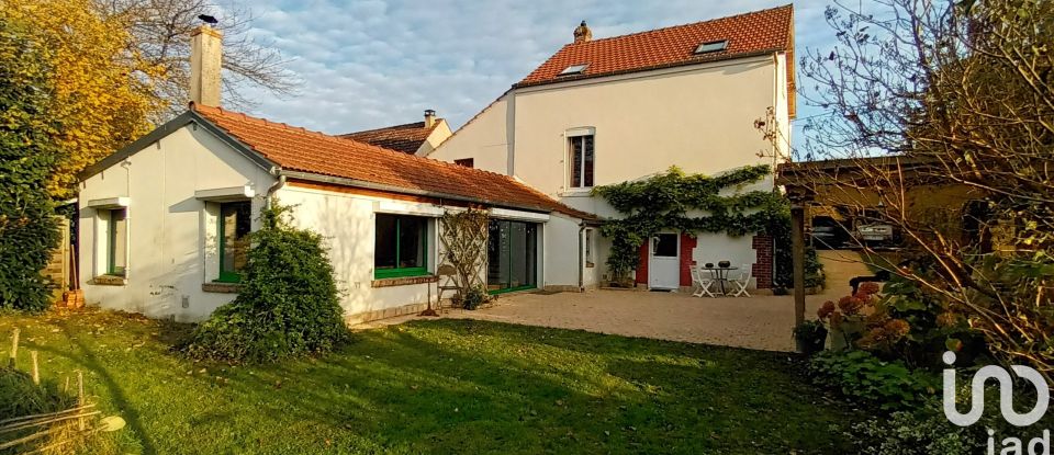 Traditional house 7 rooms of 147 m² in Saint-Sauveur (60320)