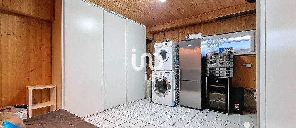 Maison 8 pièces de 210 m² à Corbeil-Essonnes (91100)