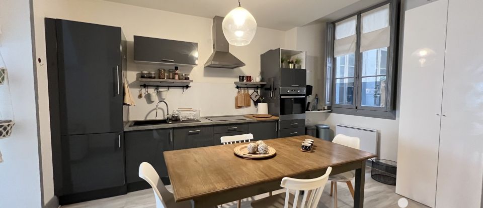 Appartement 3 pièces de 75 m² à Bordeaux (33000)