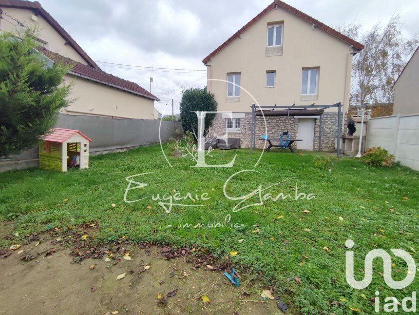 House 5 rooms of 98 m² in Combs-la-Ville (77380)