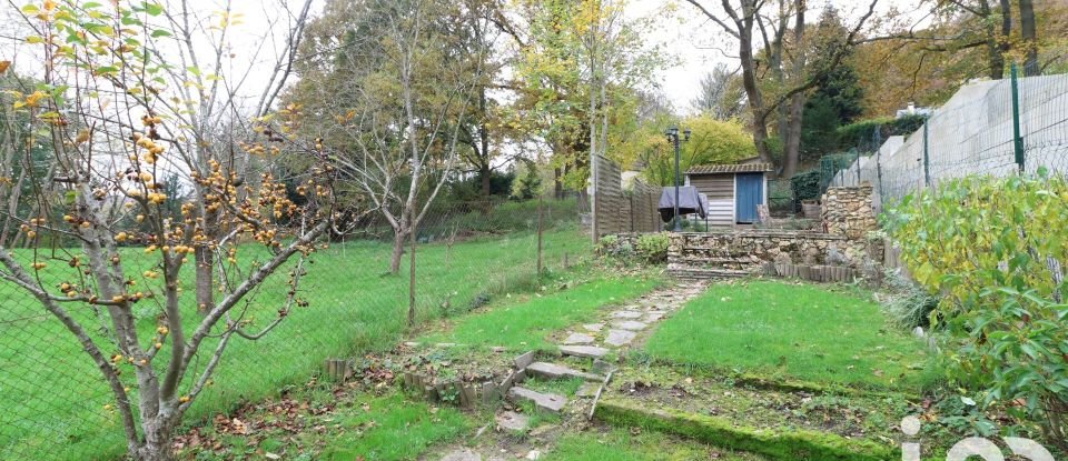 Traditional house 3 rooms of 70 m² in Saint-Rémy-lès-Chevreuse (78470)