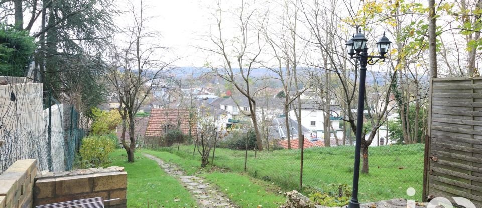 Traditional house 3 rooms of 70 m² in Saint-Rémy-lès-Chevreuse (78470)